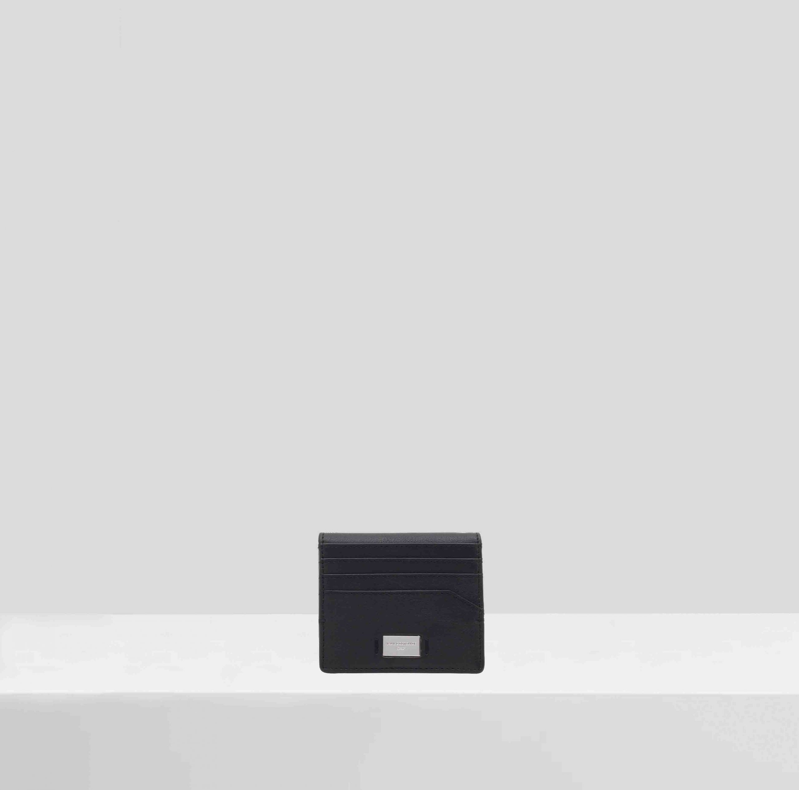 PC5670A-SERET-BLACK-FRONT-1