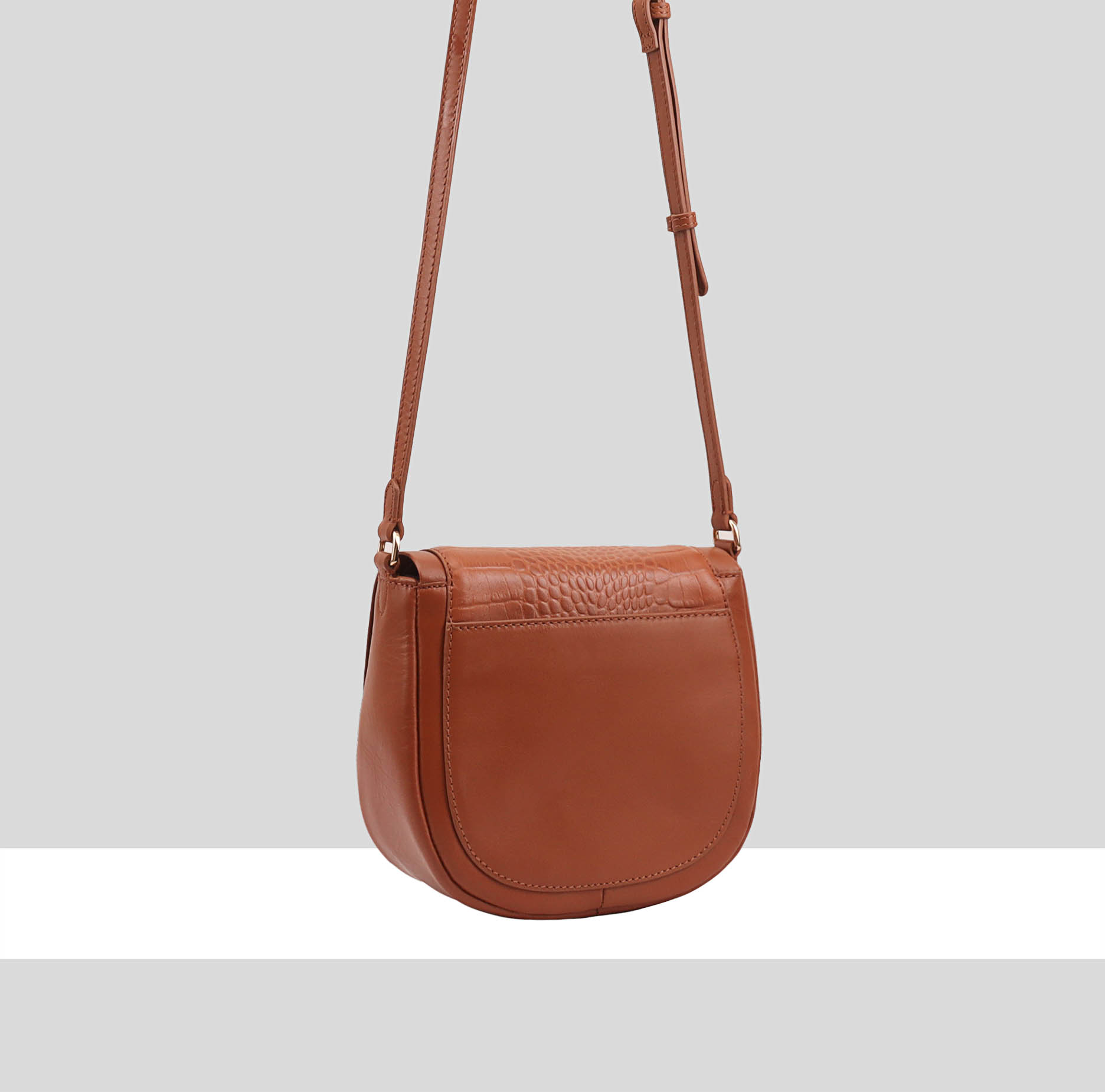 PC9211Y-SWAN-TAN-04G-BACK-1