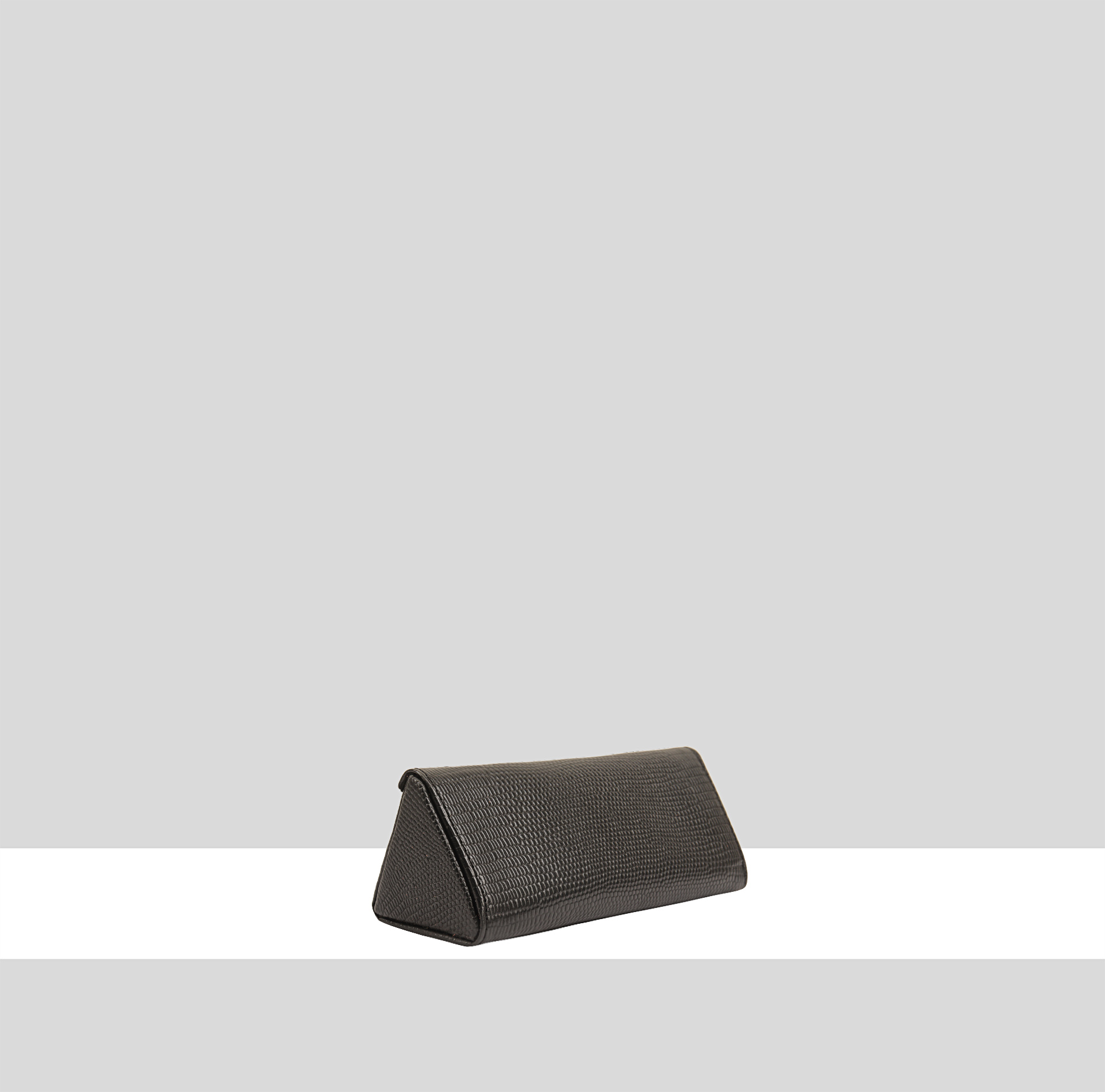 PCW6270C-REEMA-BLACK-BACK