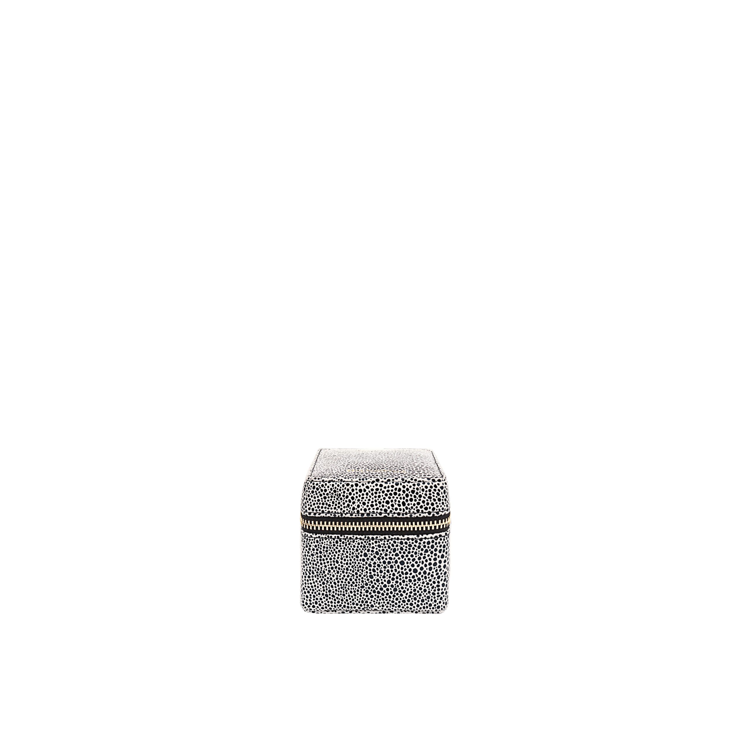 PCW5446X-KYRA-OFF-WHITE-192A-FRONT-White-Bsckground
